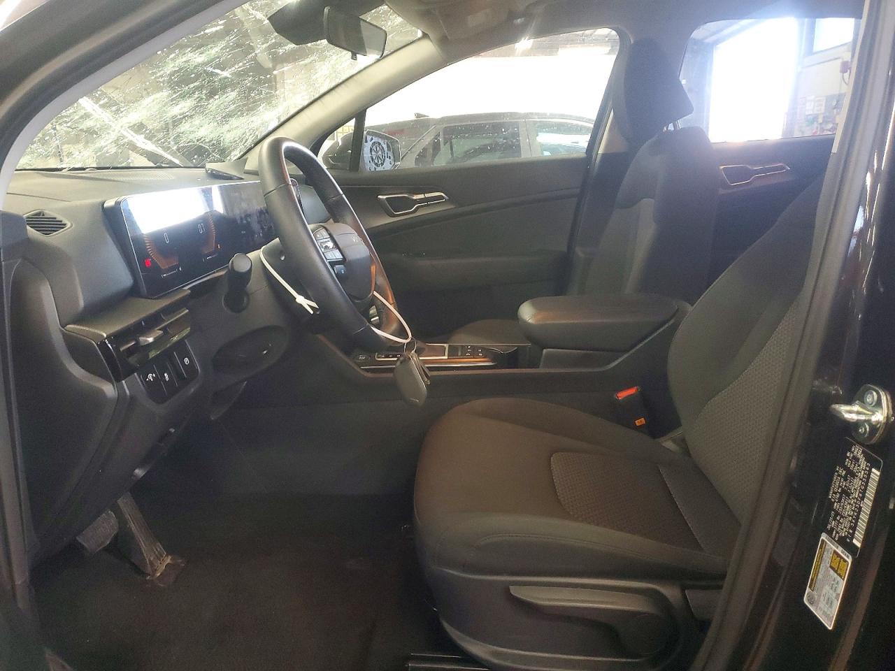 2026 KIA SPORTAGE LX photo 13