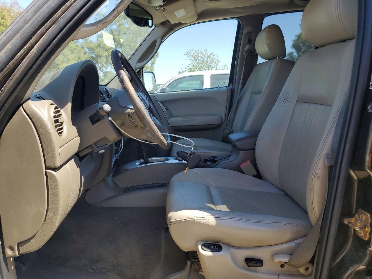2005 JEEP LIBERTY LIMITED photo 13