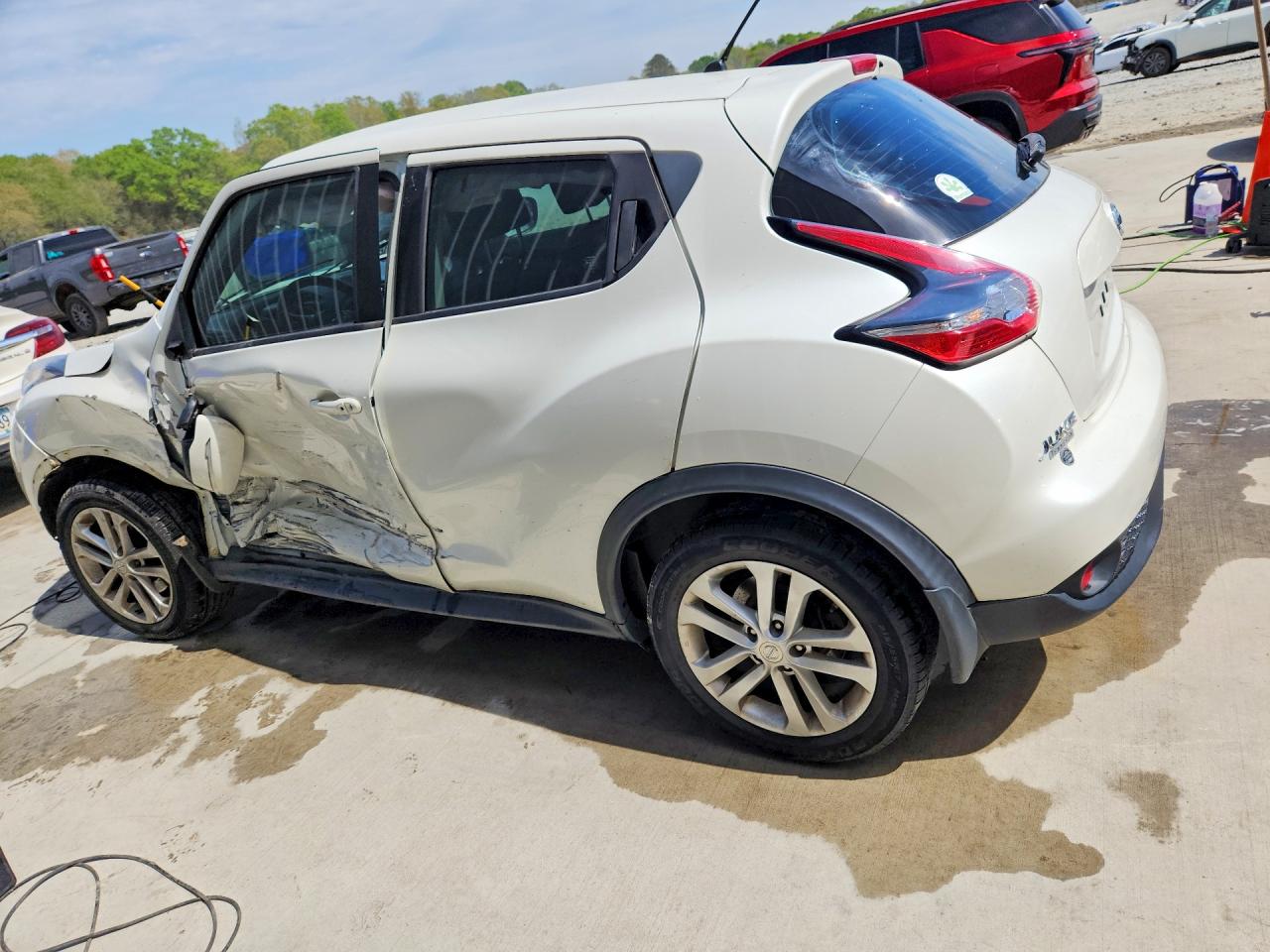 2015 NISSAN JUKE S photo 2