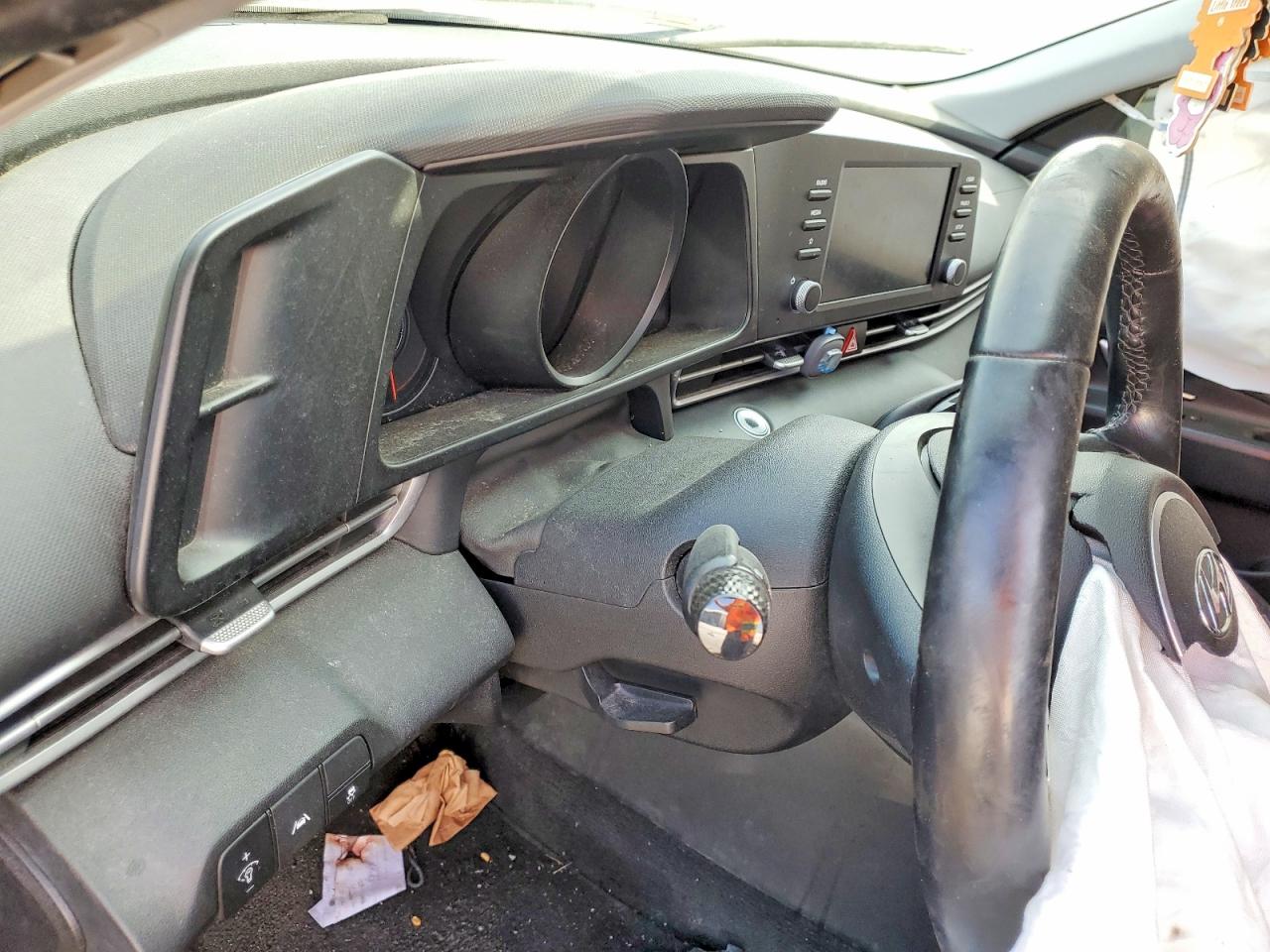 2022 HYUNDAI ELANTRA photo 22