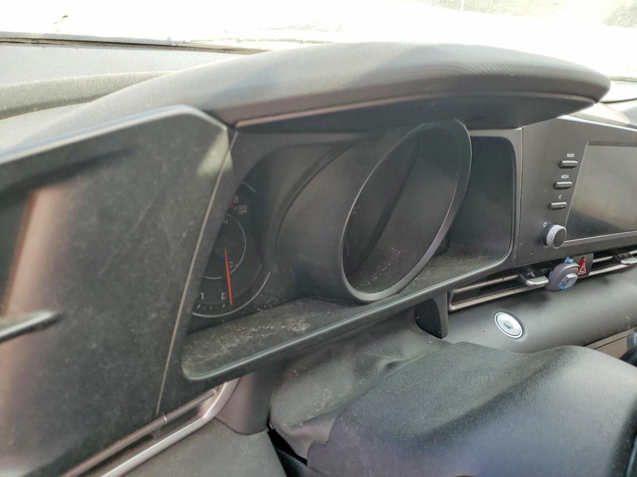 2022 HYUNDAI ELANTRA photo 25