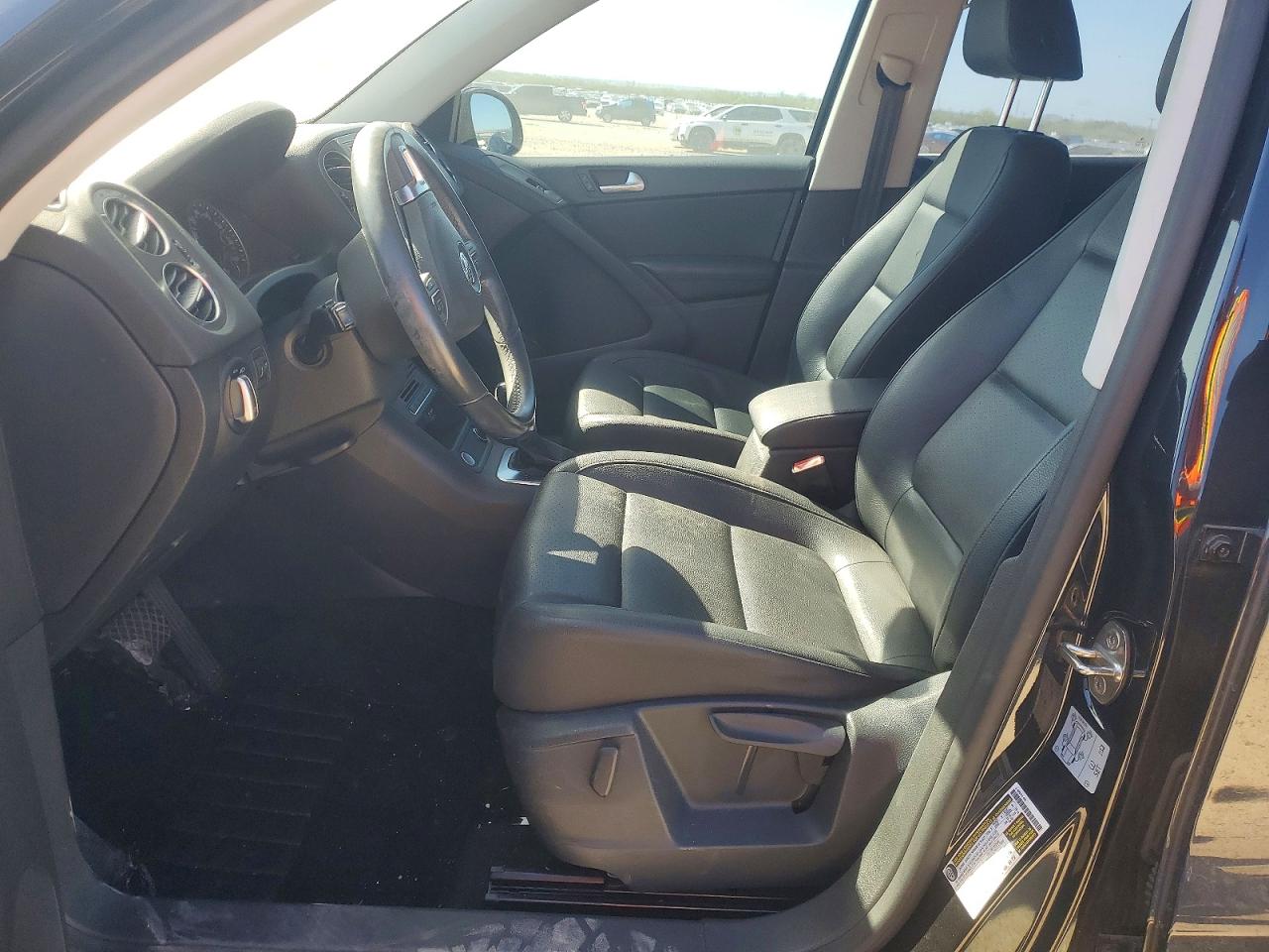 2017 VOLKSWAGEN TIGUAN S photo 7