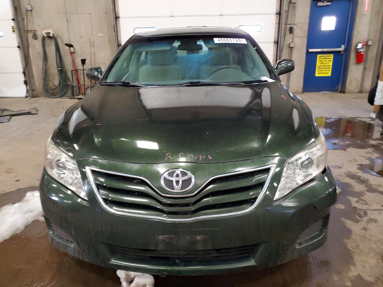 2011 TOYOTA CAMRY LE photo 9