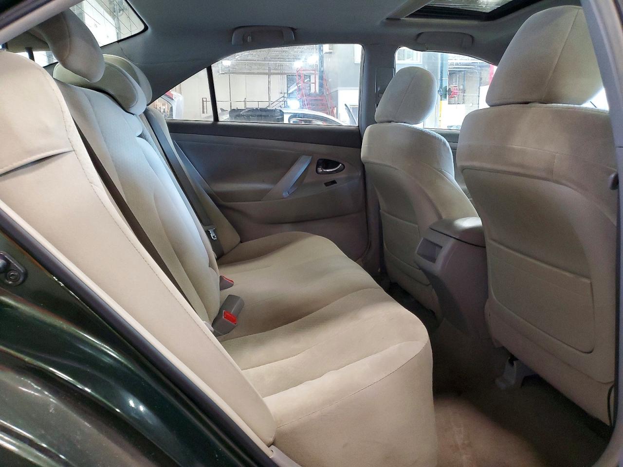 2011 TOYOTA CAMRY LE photo 19