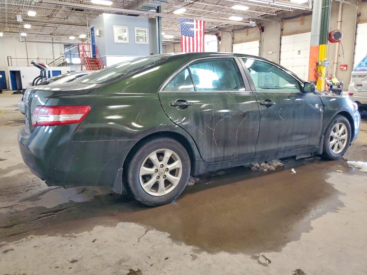 2011 TOYOTA CAMRY LE photo 5