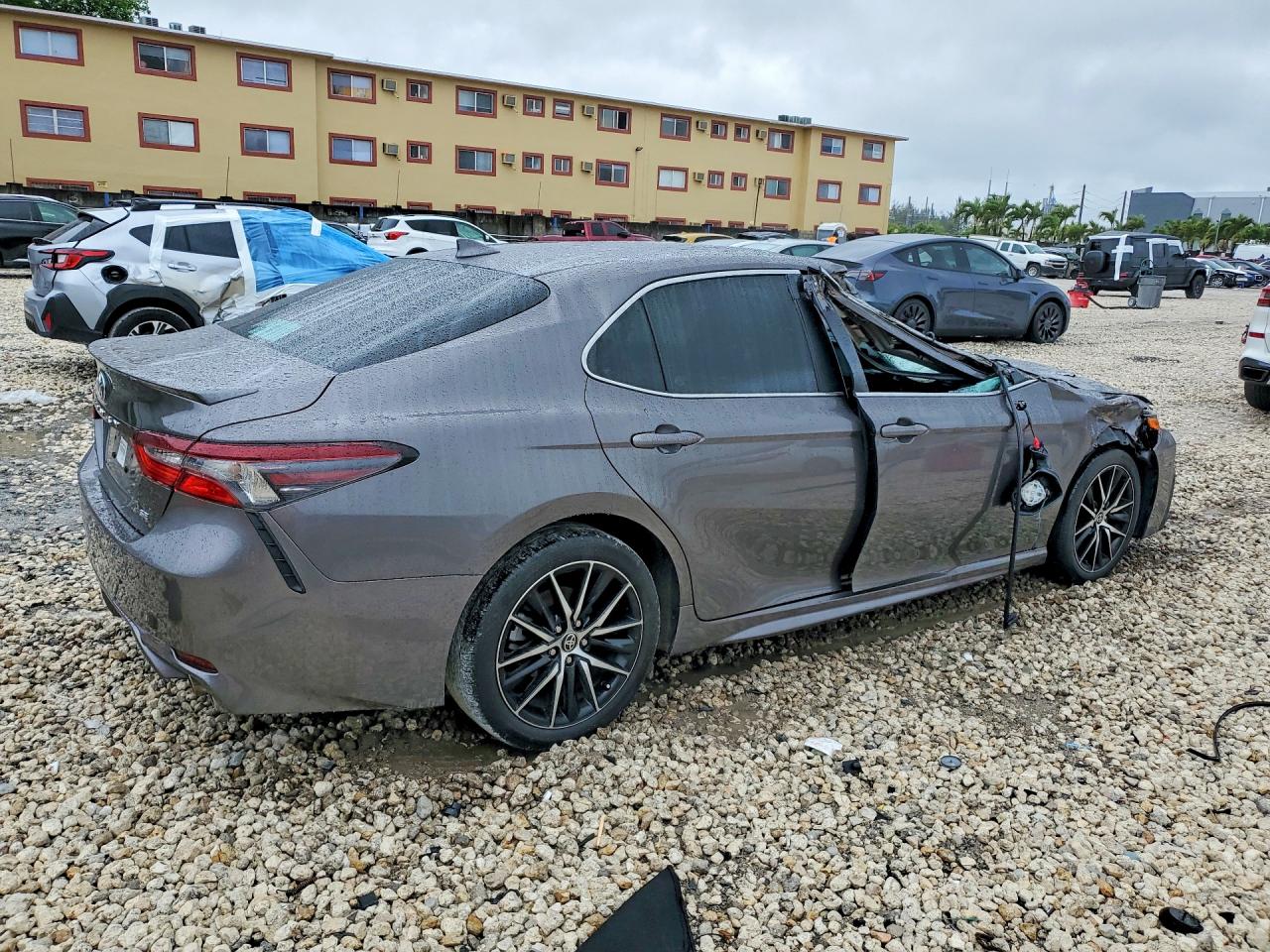 2024 TOYOTA CAMRY SE photo 5