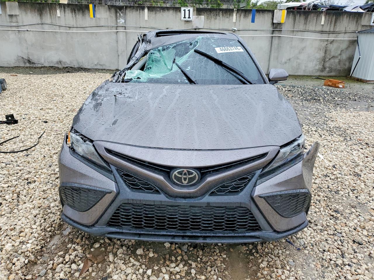 2024 TOYOTA CAMRY SE photo 9