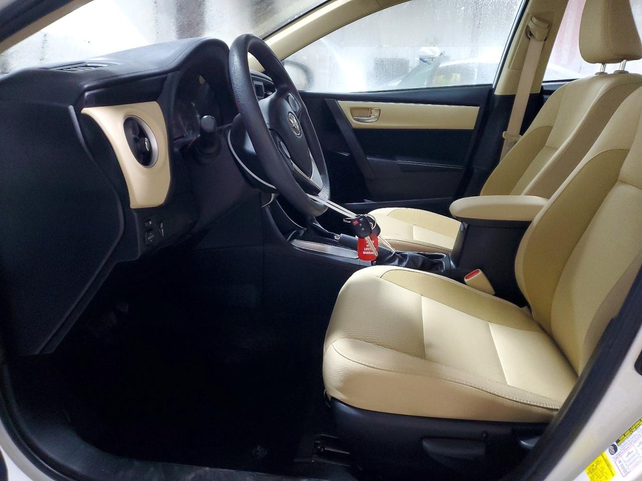 2018 TOYOTA COROLLA LE photo 7