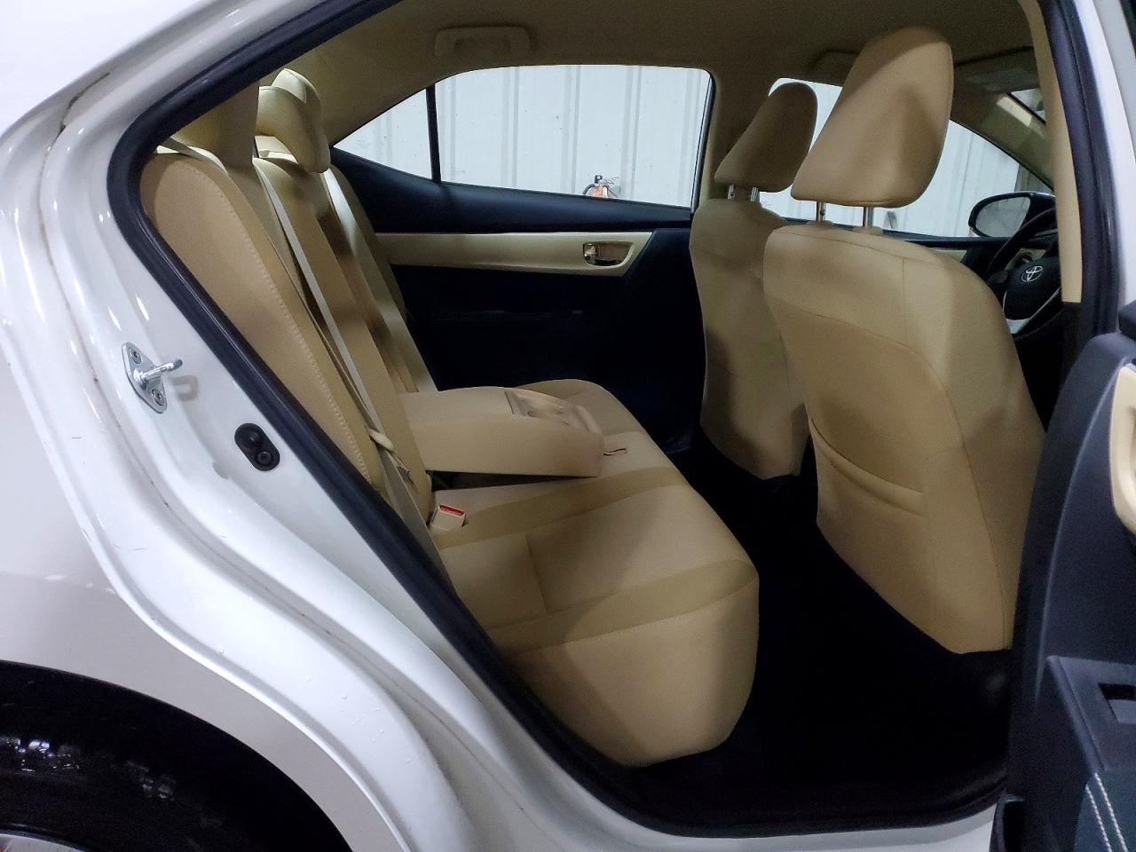 2018 TOYOTA COROLLA LE photo 10