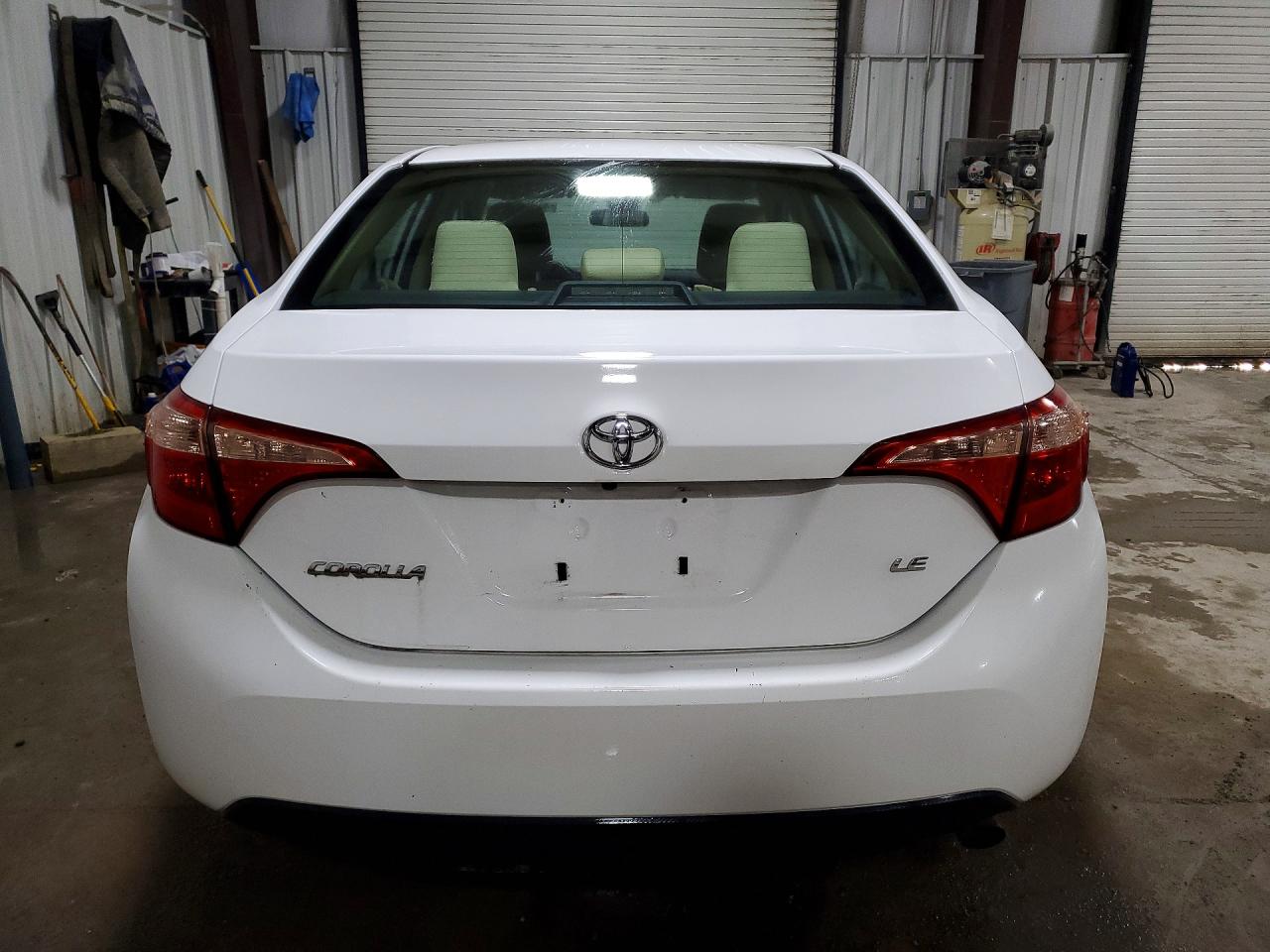 2018 TOYOTA COROLLA LE photo 6