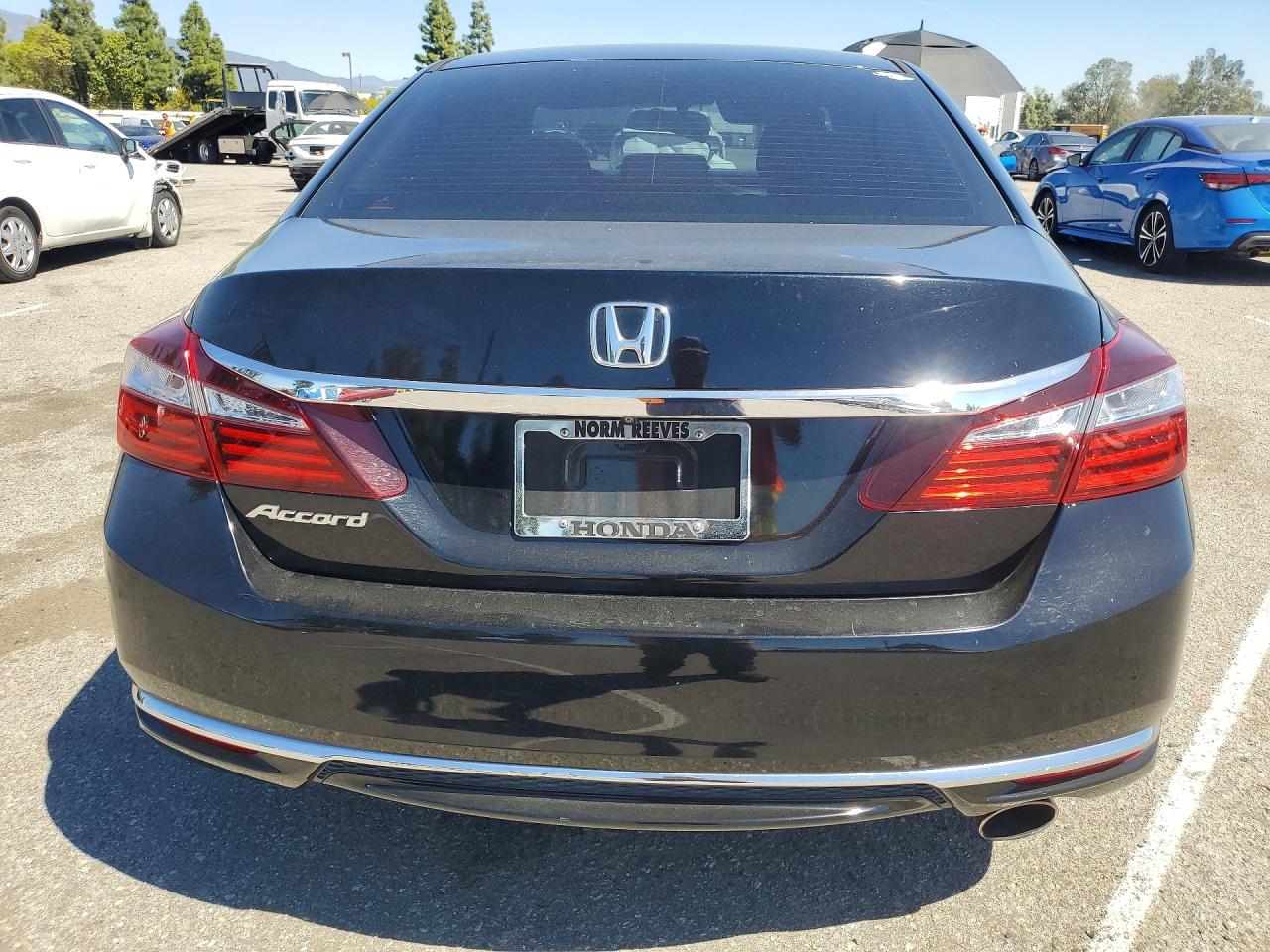 2016 HONDA ACCORD LX photo 6