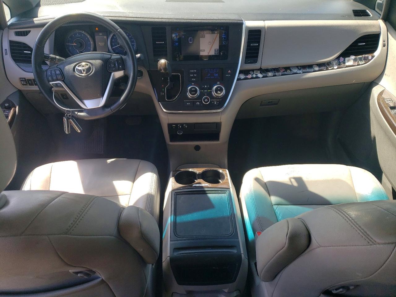 2015 TOYOTA SIENNA XLE 8-PASSENGER photo 15
