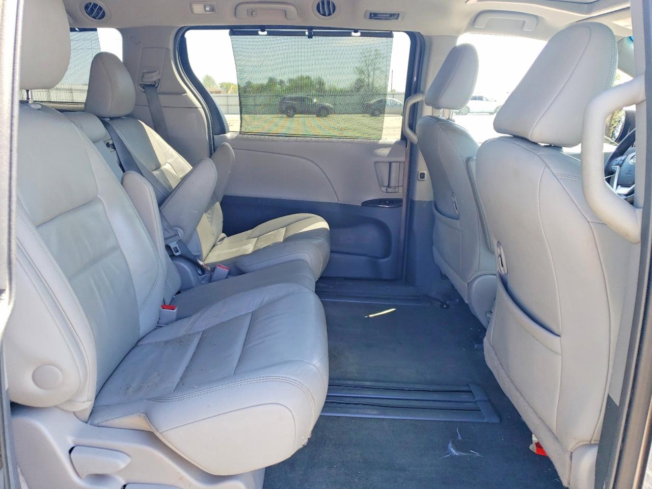 2015 TOYOTA SIENNA XLE 8-PASSENGER photo 21