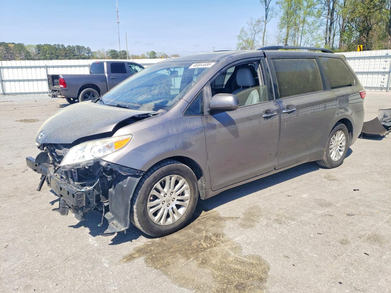 2015 TOYOTA SIENNA