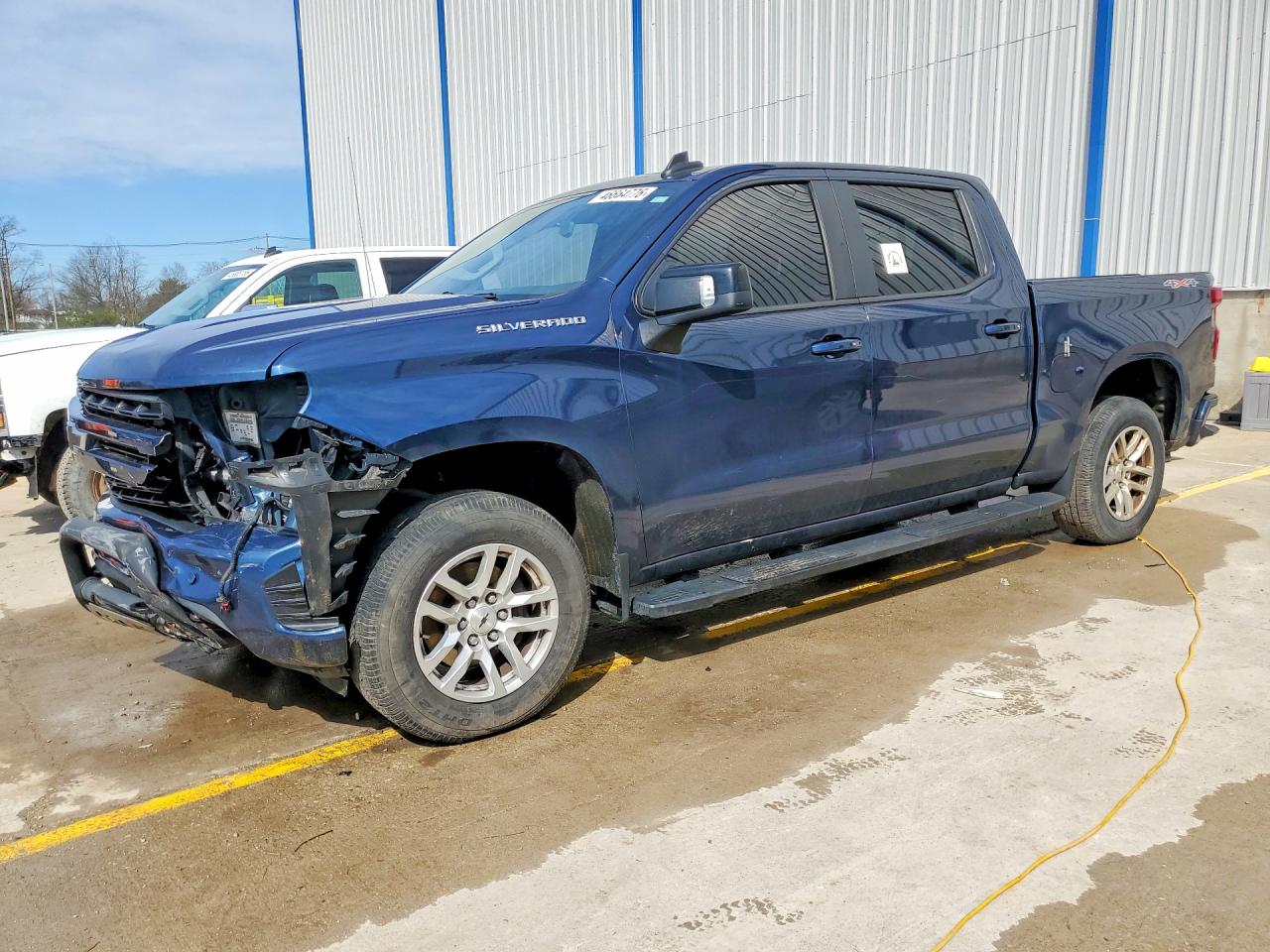 2019 CHEVROLET SILVERADO K1500 RST photo 2