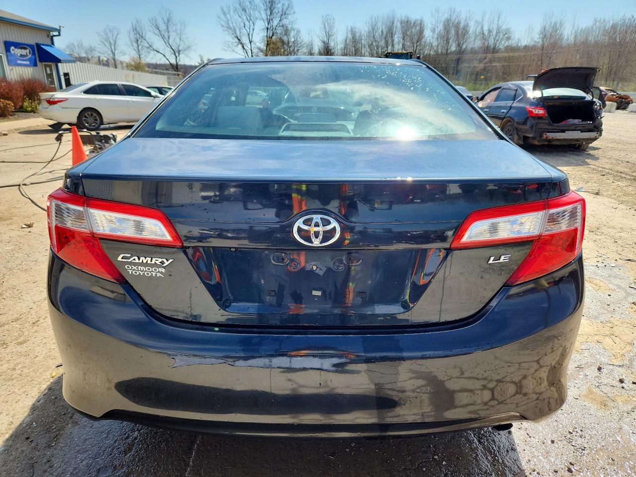 2014 TOYOTA CAMRY LE photo 11