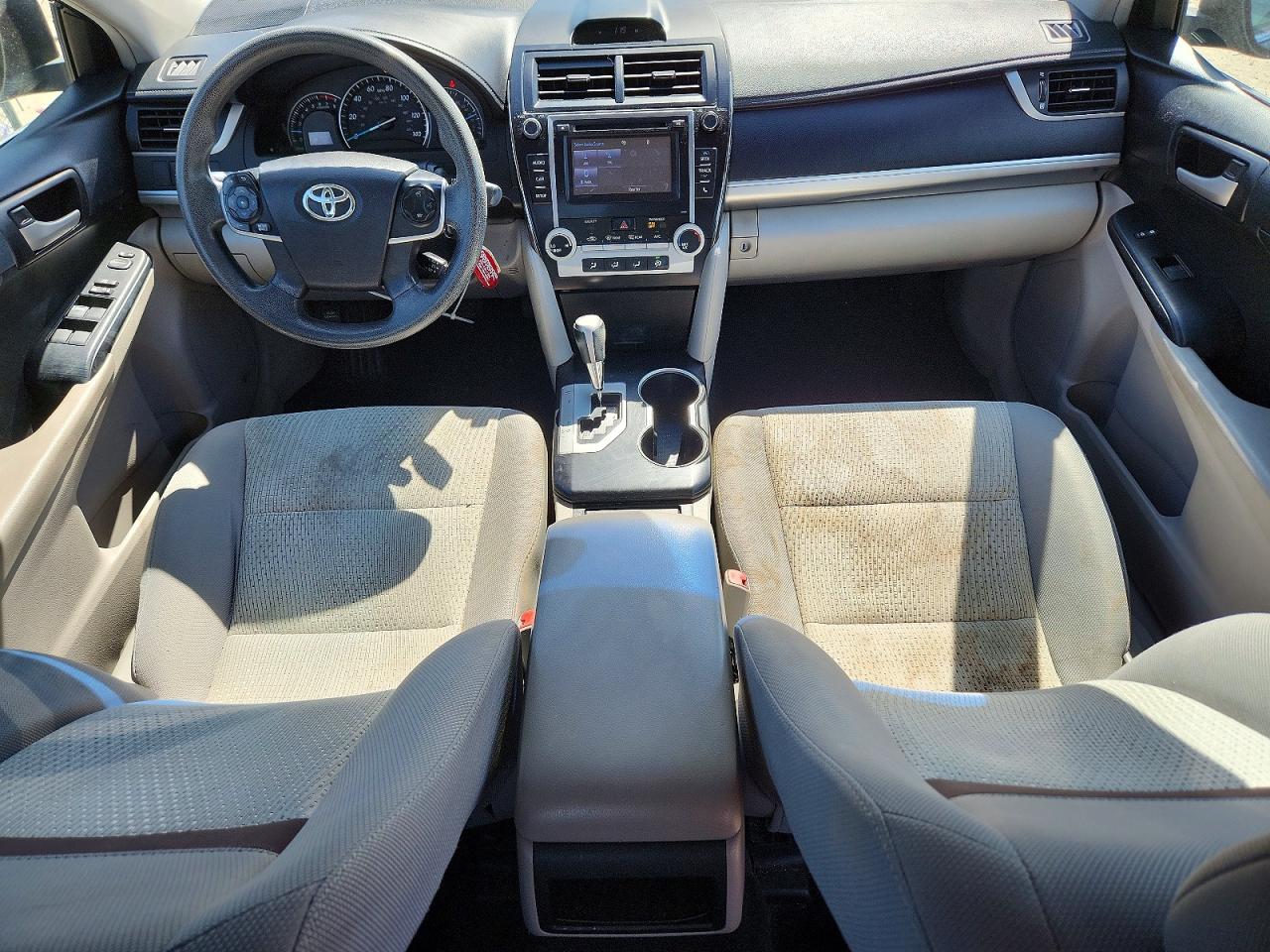 2014 TOYOTA CAMRY LE photo 15