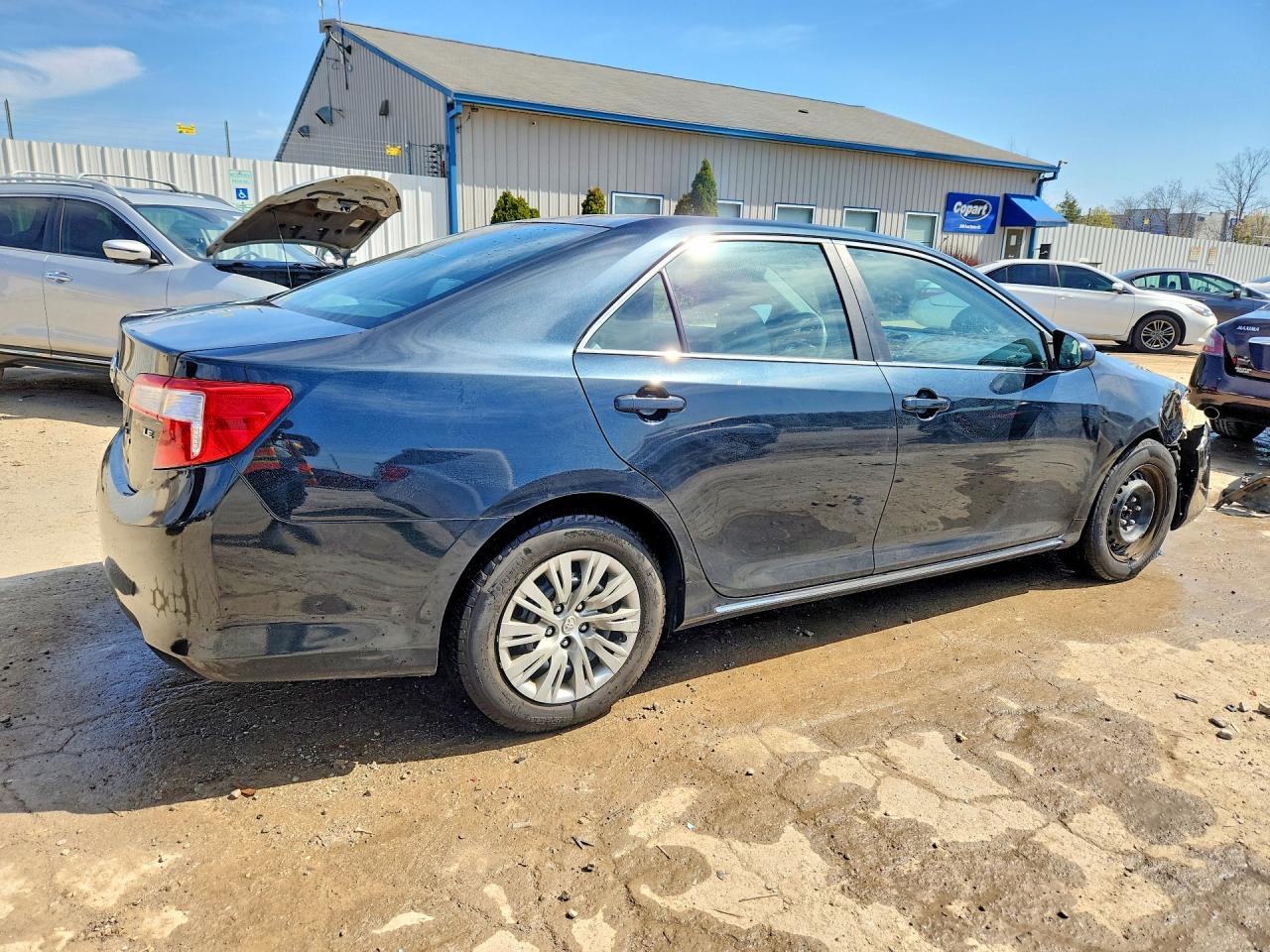 2014 TOYOTA CAMRY LE photo 5