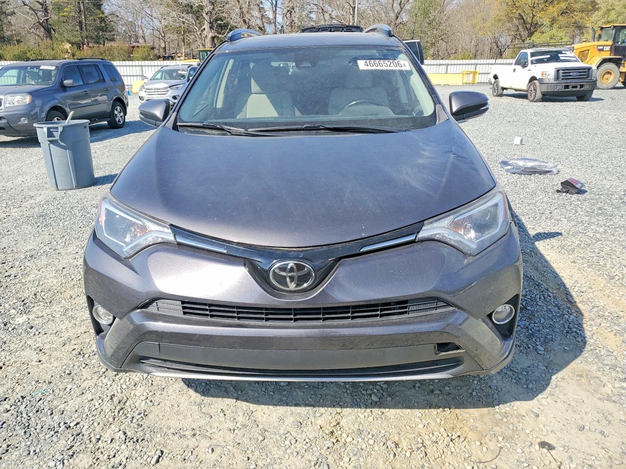 2018 TOYOTA RAV4 XLE photo 5