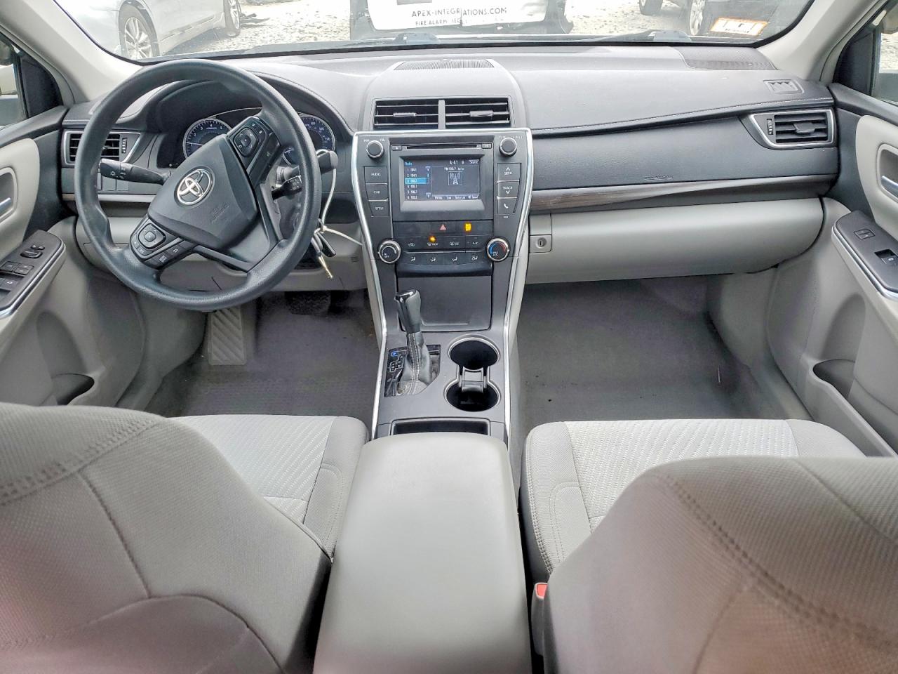 2017 TOYOTA CAMRY LE photo 8