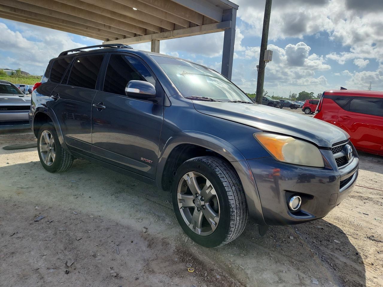 2011 TOYOTA RAV4 SPORT photo 4