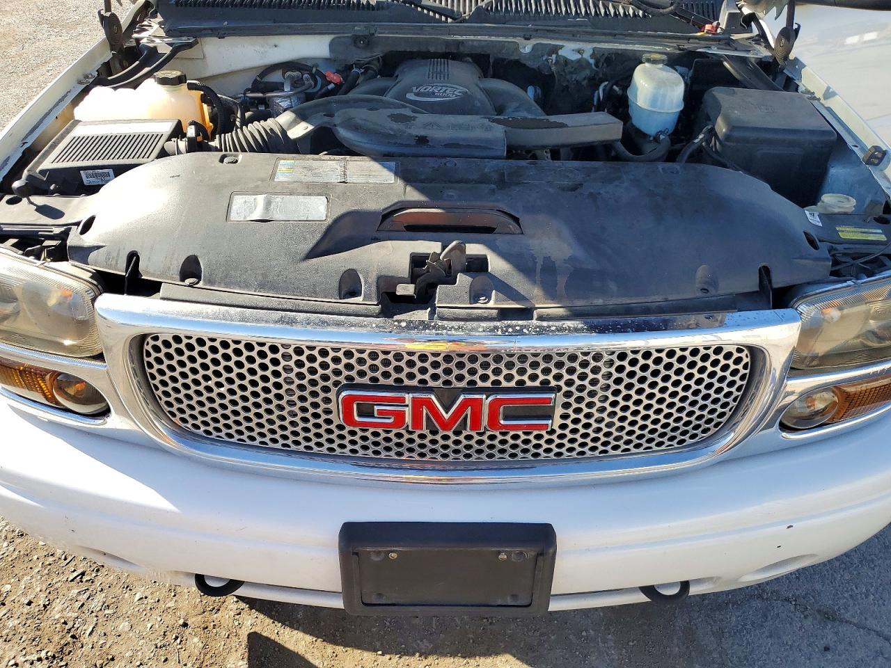 2003 GMC YUKON XL DENALI photo 23