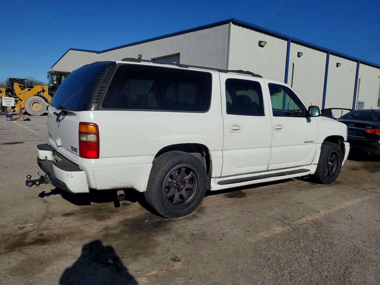 2003 GMC YUKON XL DENALI photo 5