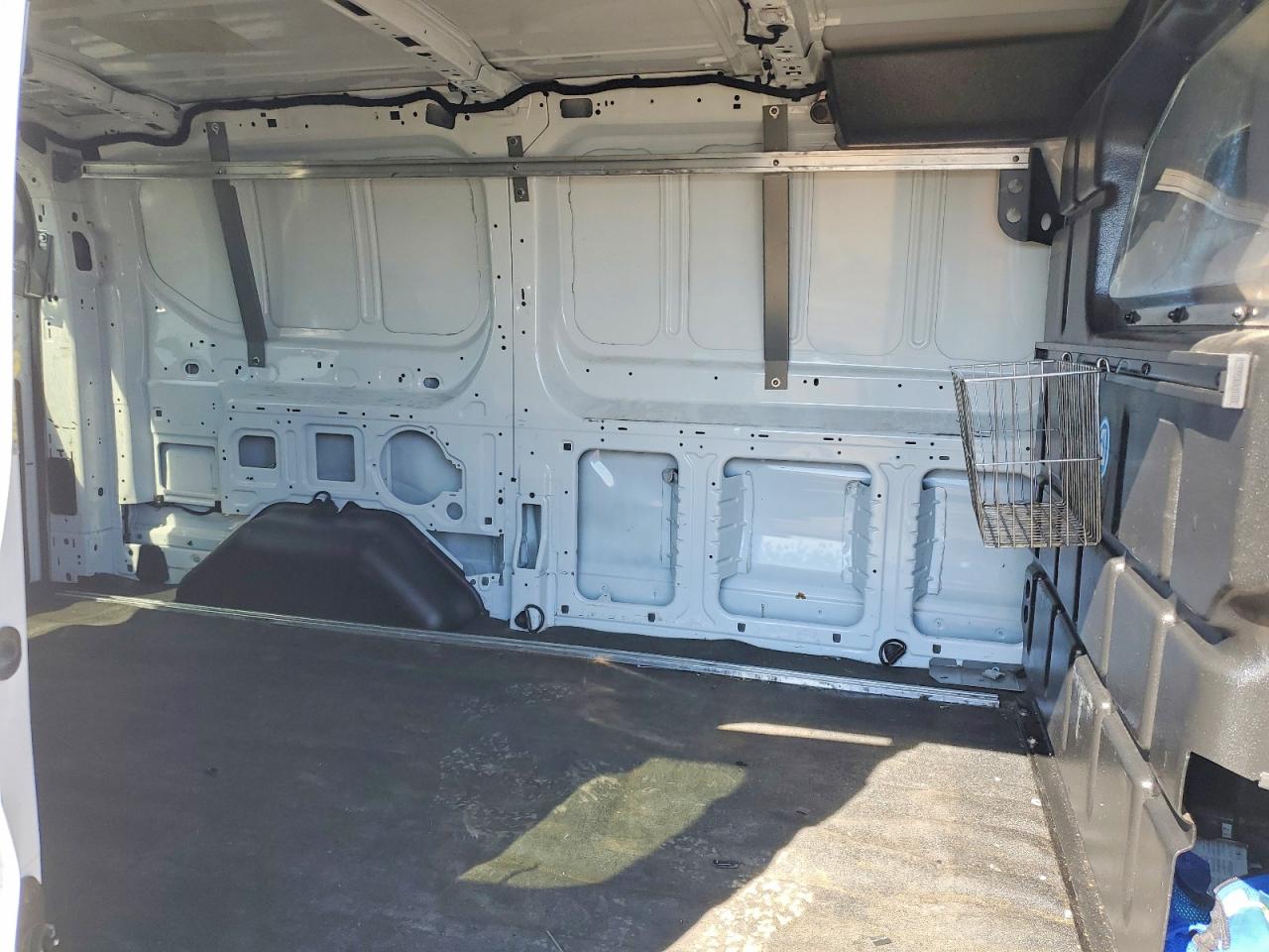 2017 FORD TRANSIT photo 28