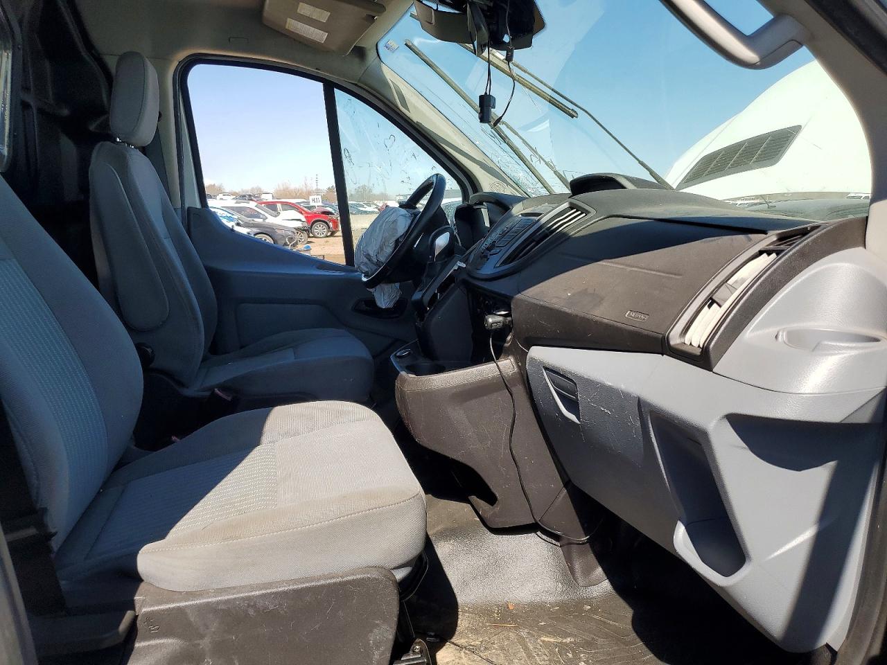 2017 FORD TRANSIT photo 19