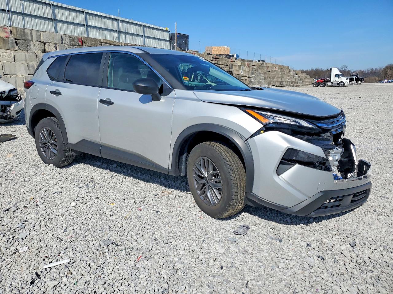 2025 NISSAN ROGUE S photo 4