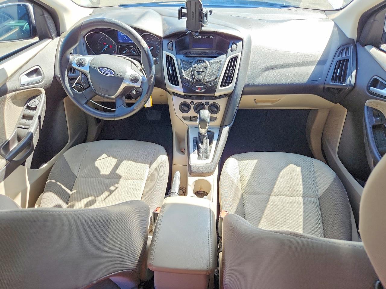 2014 FORD FOCUS SE photo 15
