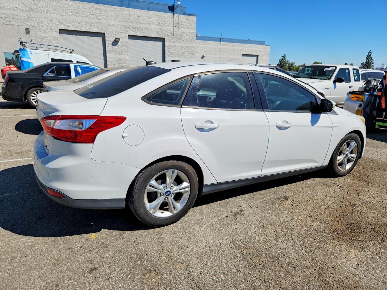 2014 FORD FOCUS SE photo 5