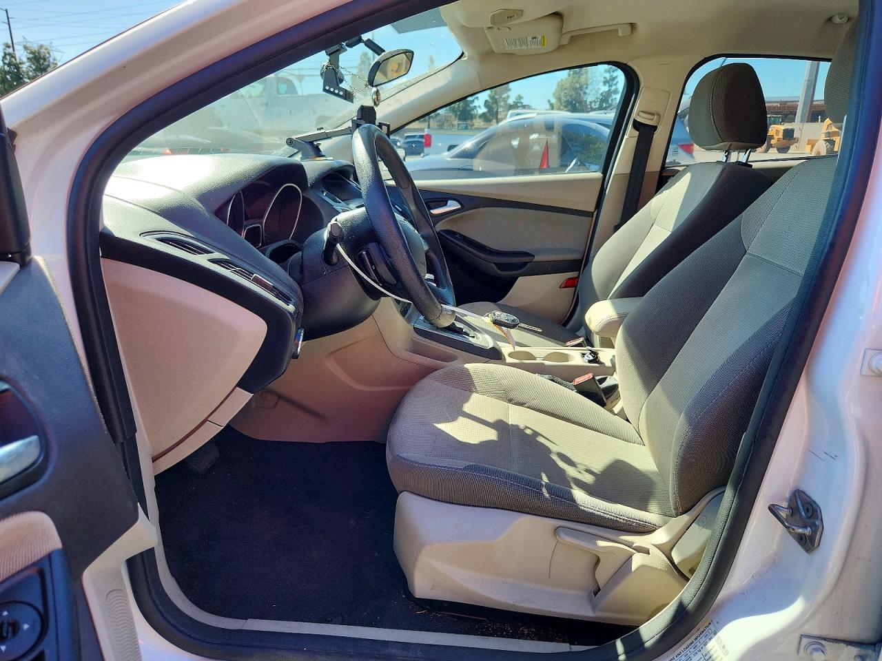 2014 FORD FOCUS SE photo 13
