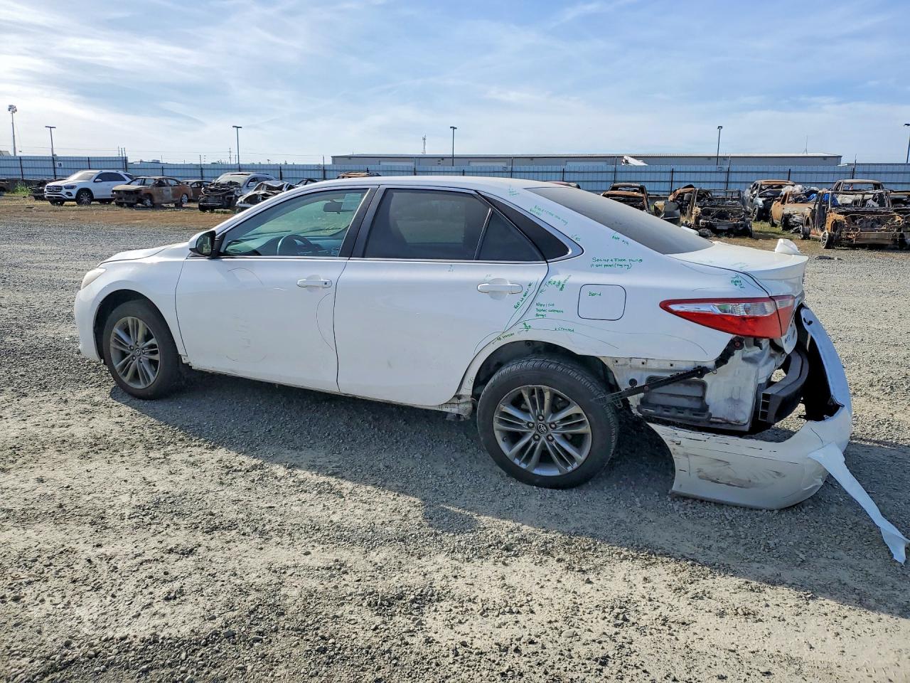 2017 TOYOTA CAMRY SE photo 5
