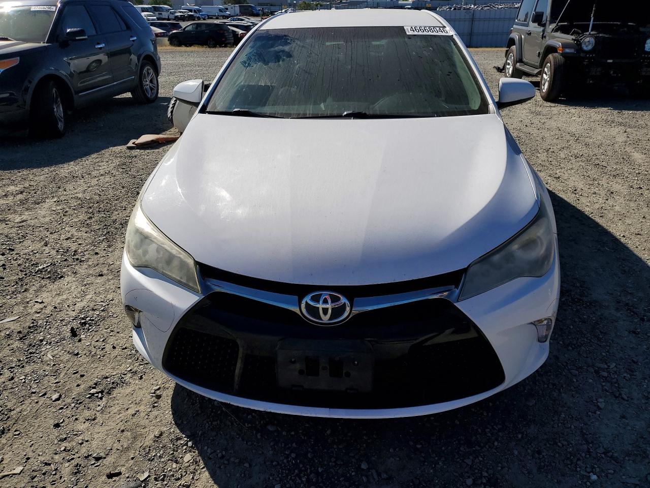 2017 TOYOTA CAMRY SE photo 13