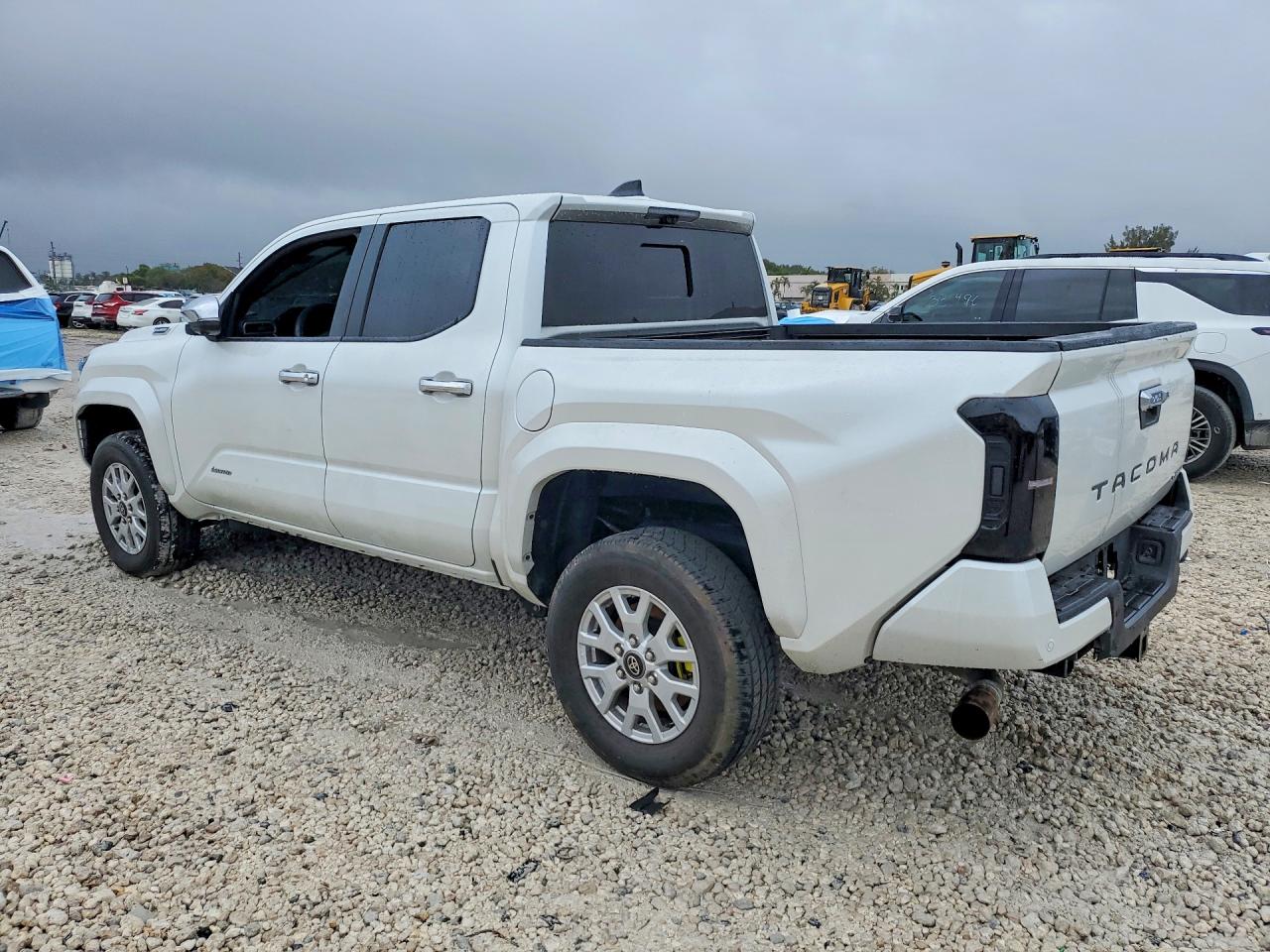 2024 TOYOTA TACOMA LIMITED HV photo 3