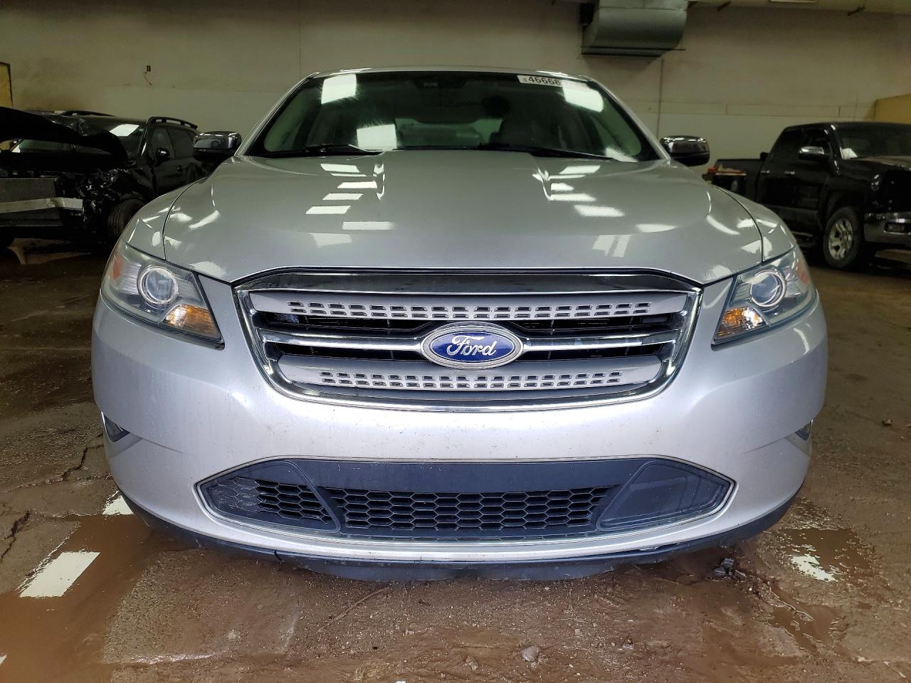 2011 FORD TAURUS LIMITED photo 9
