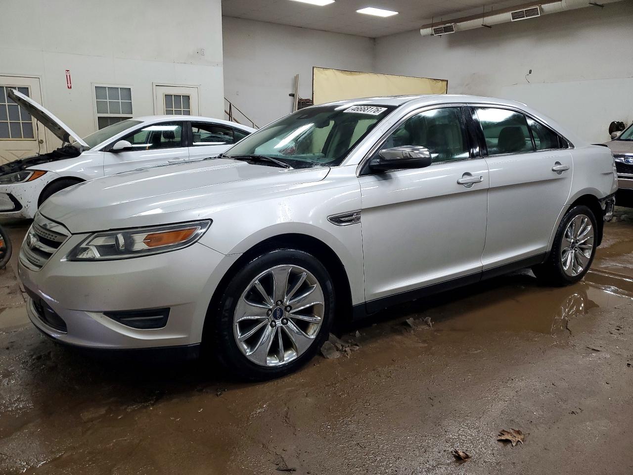 2011 FORD TAURUS