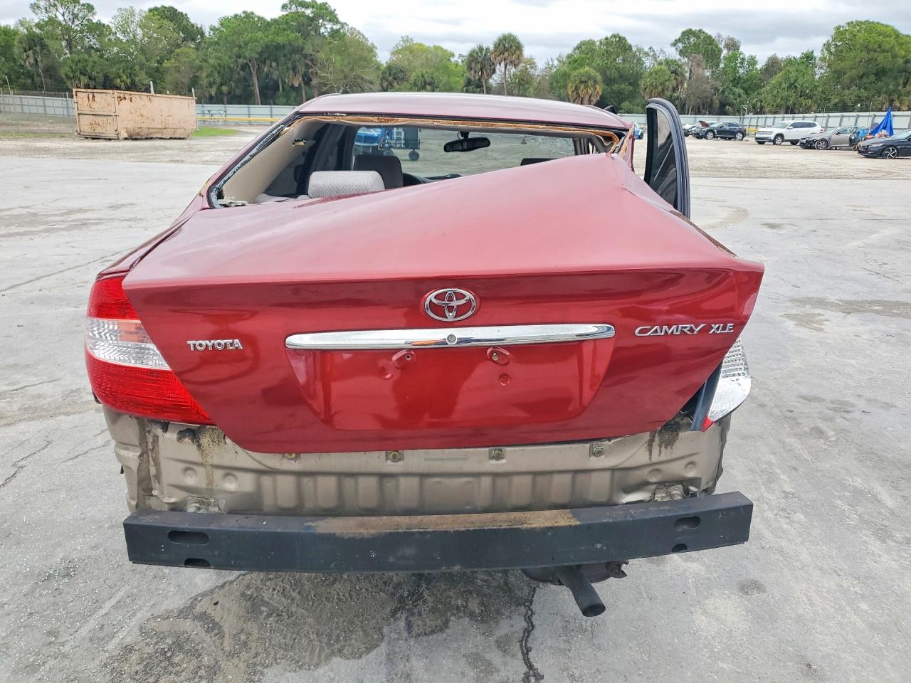 2003 TOYOTA CAMRY XLE photo 11