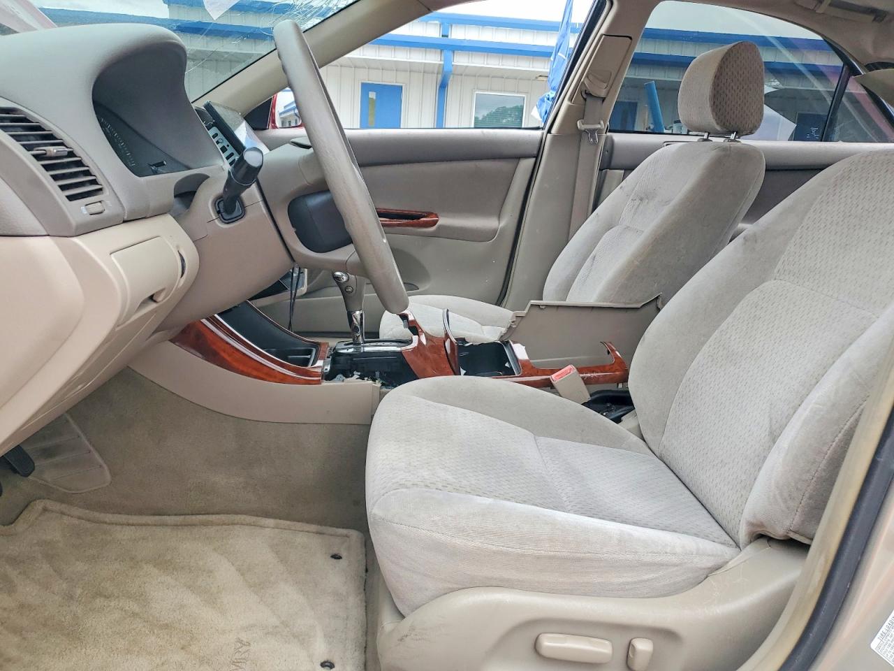 2003 TOYOTA CAMRY XLE photo 13