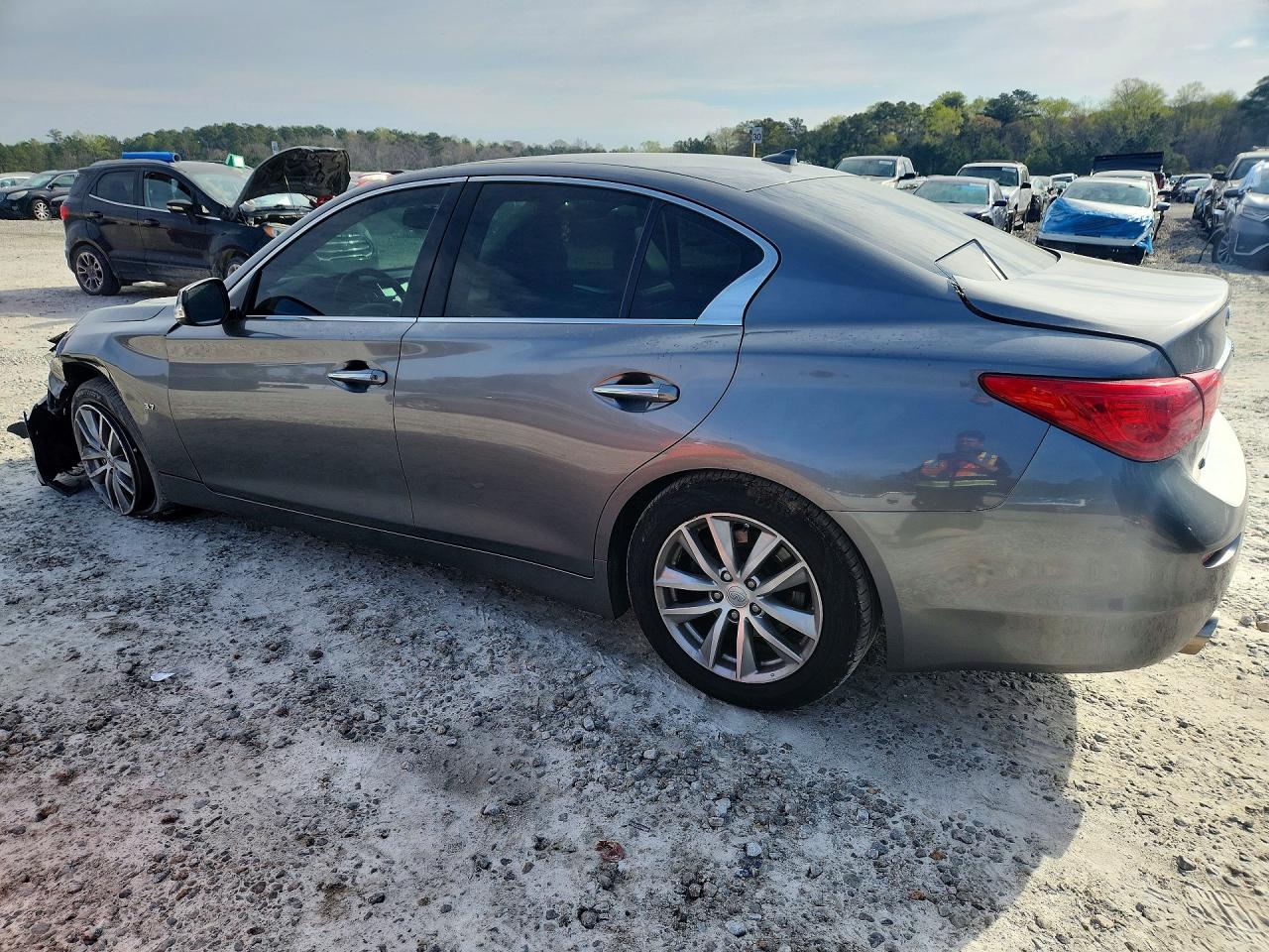 2015 INFINITI Q50 BASE photo 3
