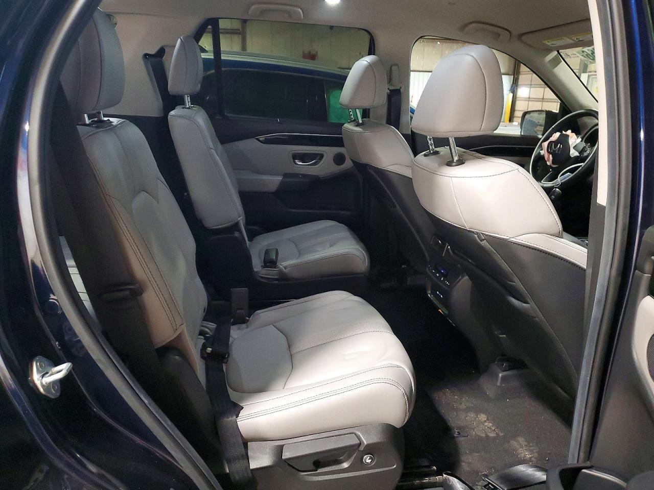2025 HONDA PILOT EXL photo 21