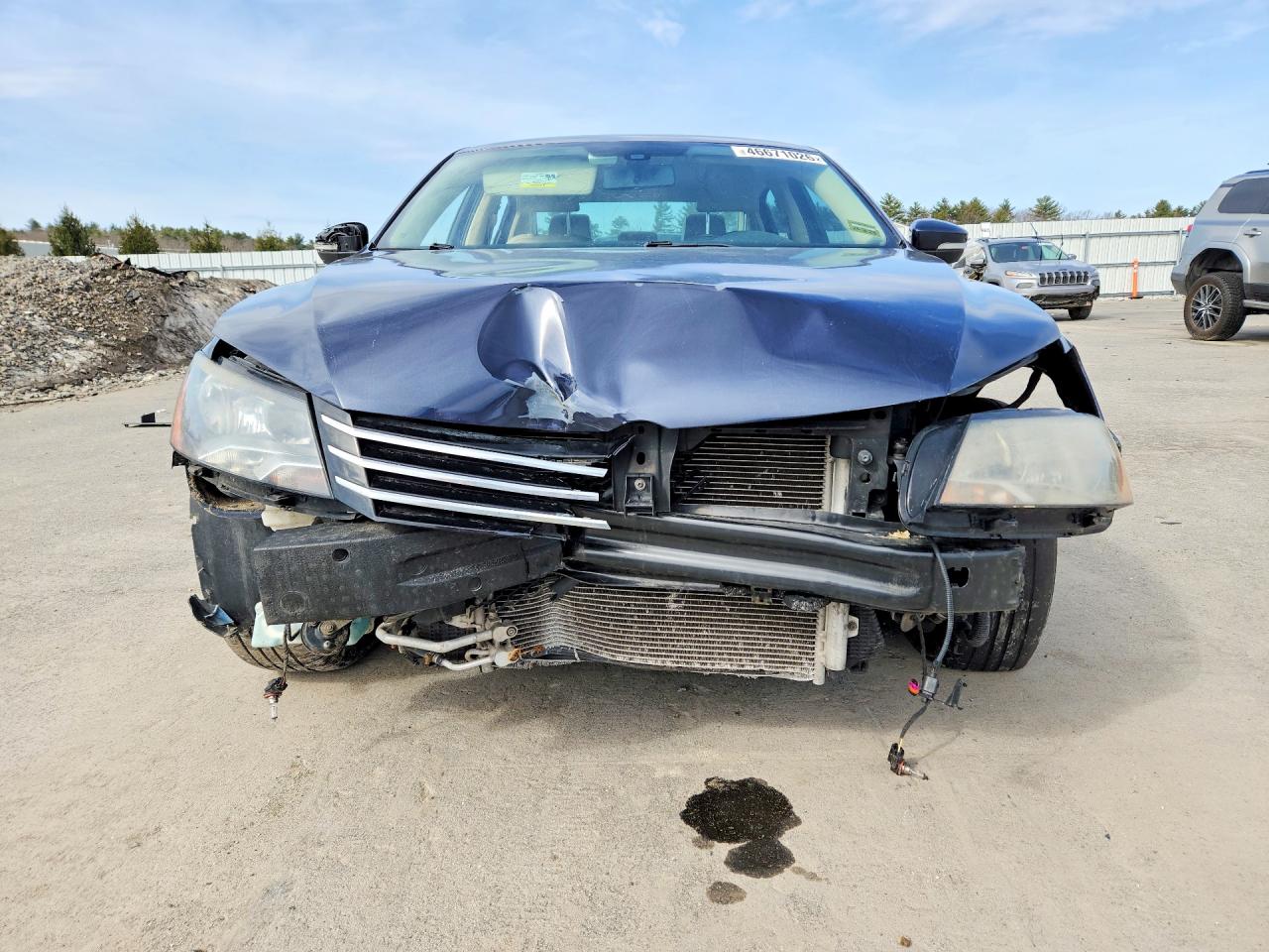 2015 VOLKSWAGEN PASSAT S photo 13