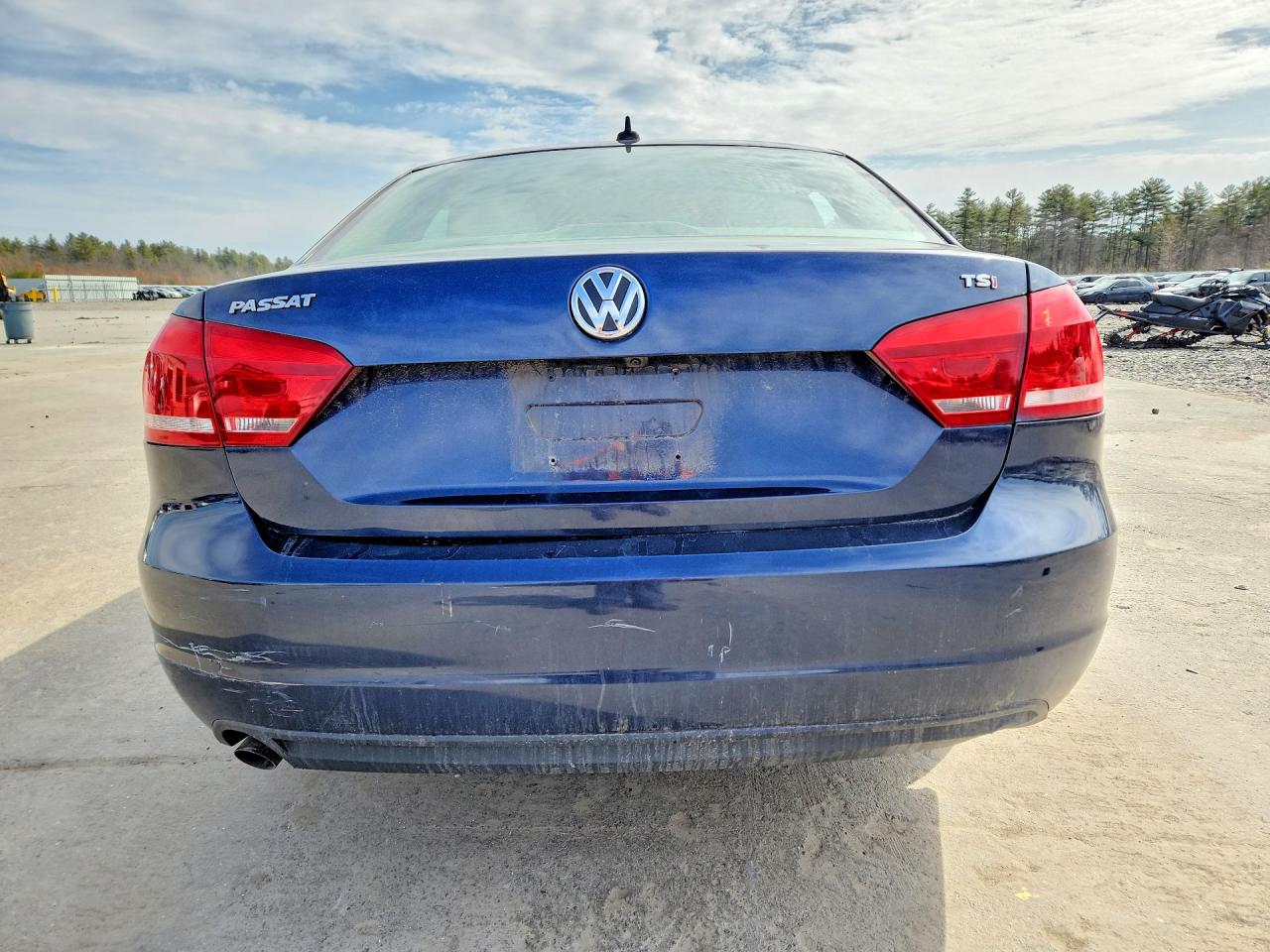 2015 VOLKSWAGEN PASSAT S photo 16