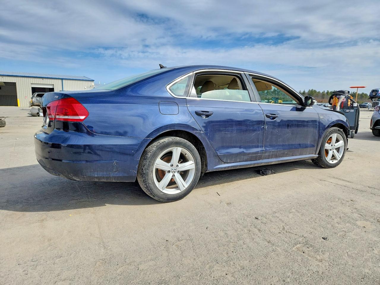 2015 VOLKSWAGEN PASSAT S photo 7