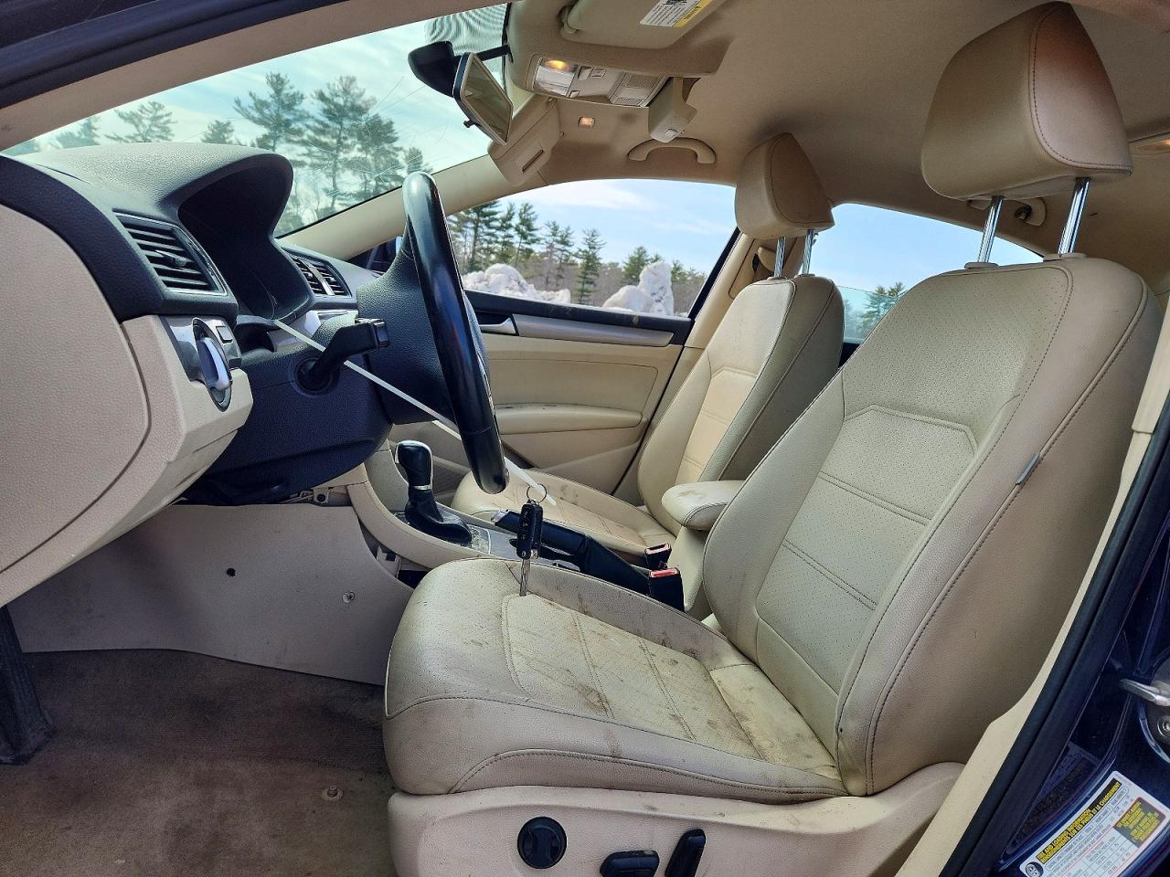 2015 VOLKSWAGEN PASSAT S photo 19