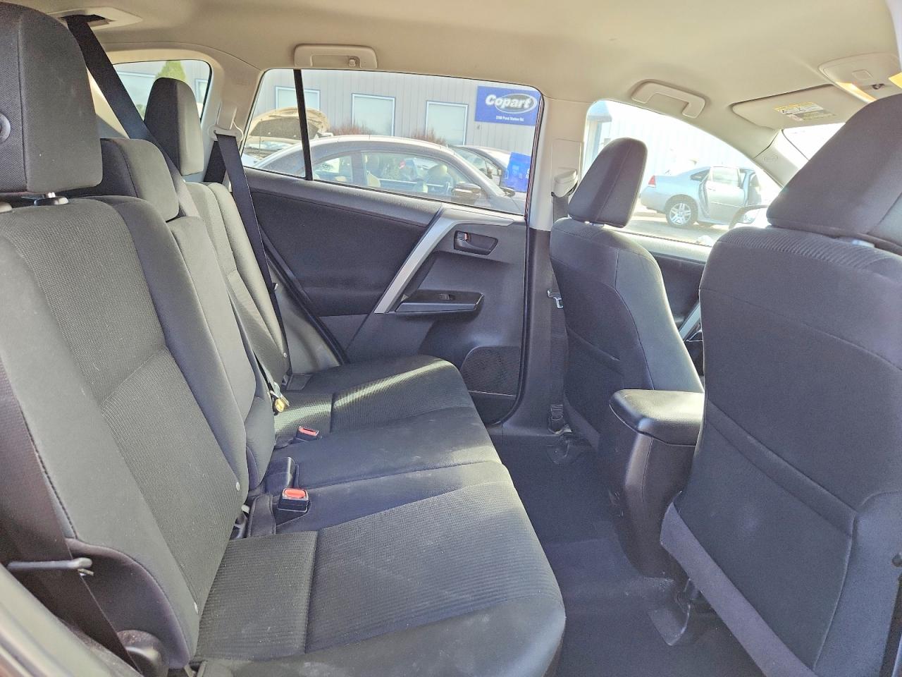 2018 TOYOTA RAV4 LE photo 21