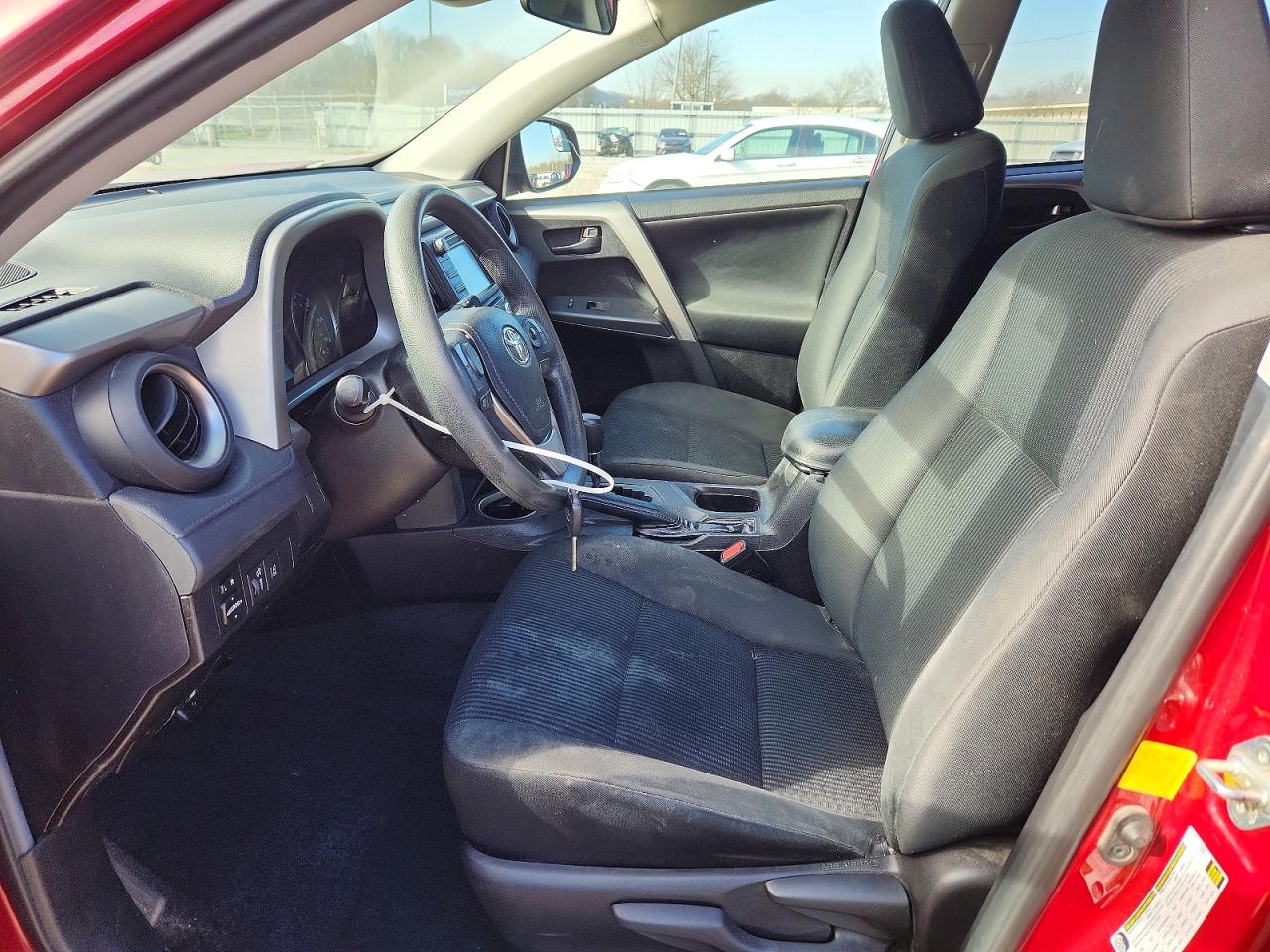 2018 TOYOTA RAV4 LE photo 13