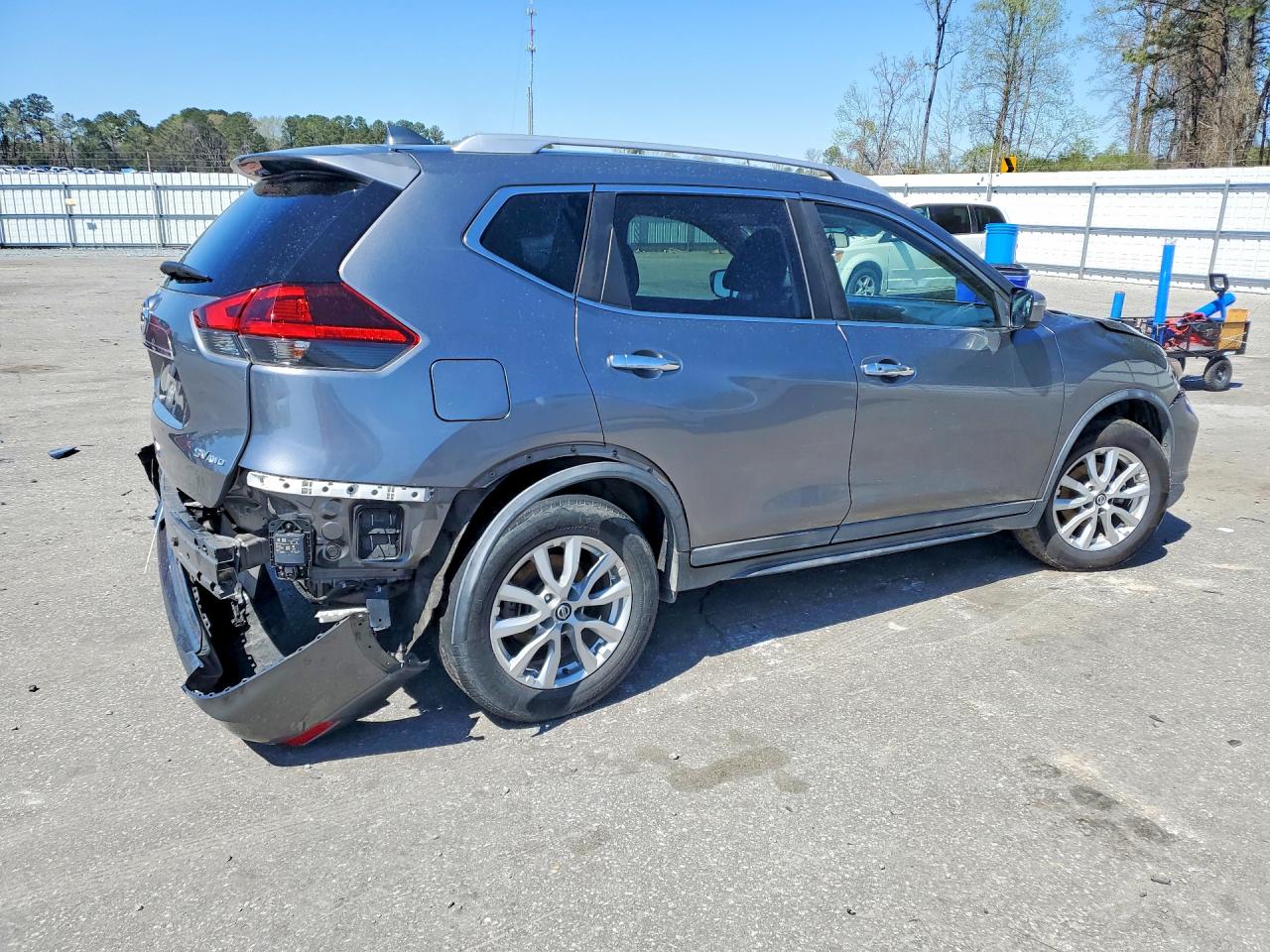 2018 NISSAN ROGUE SV photo 5