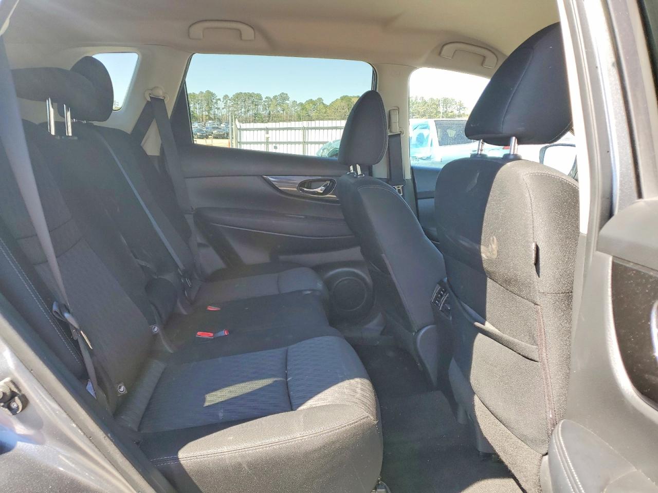 2018 NISSAN ROGUE SV photo 21